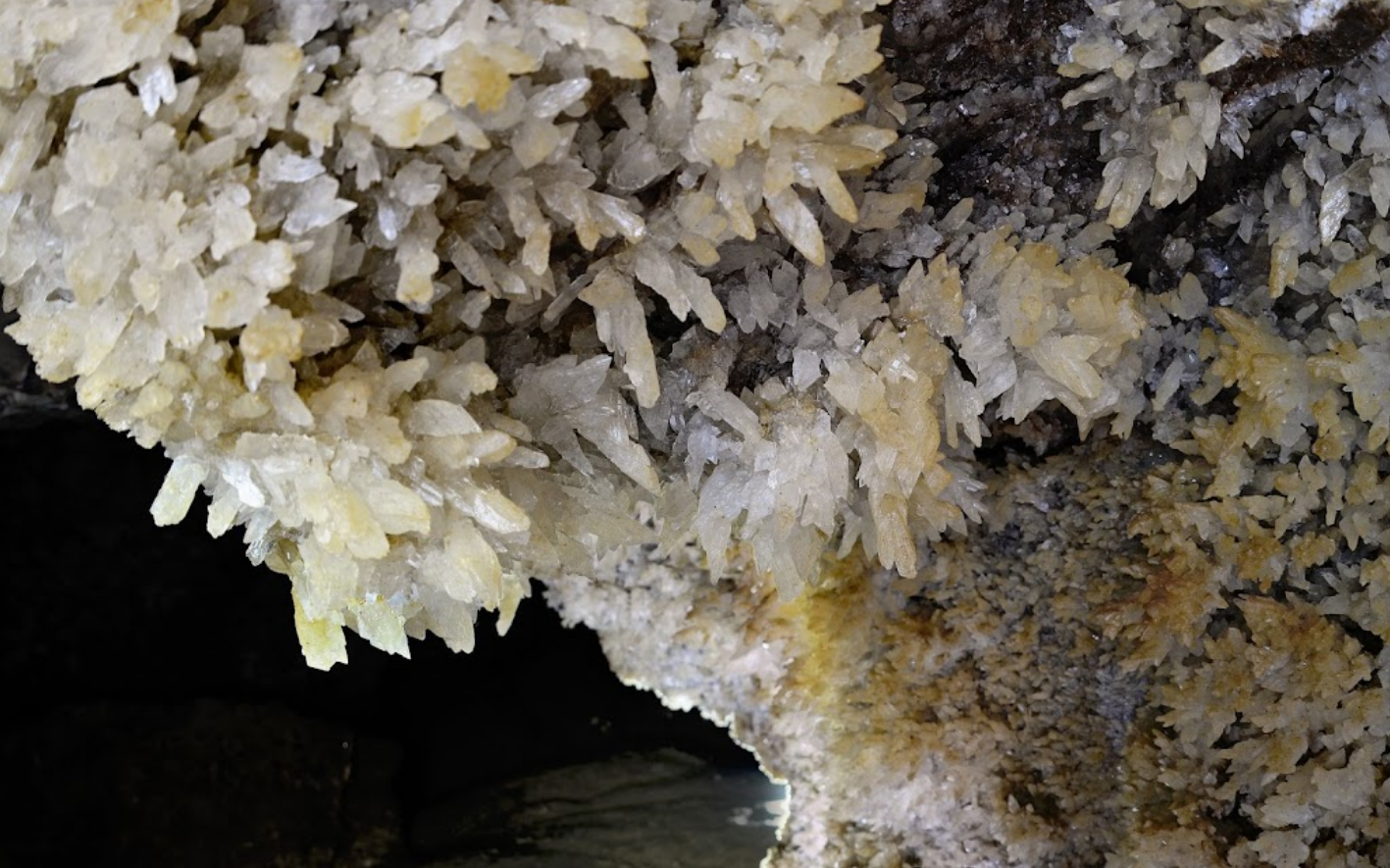 Кришталева печера, фото з Google maps