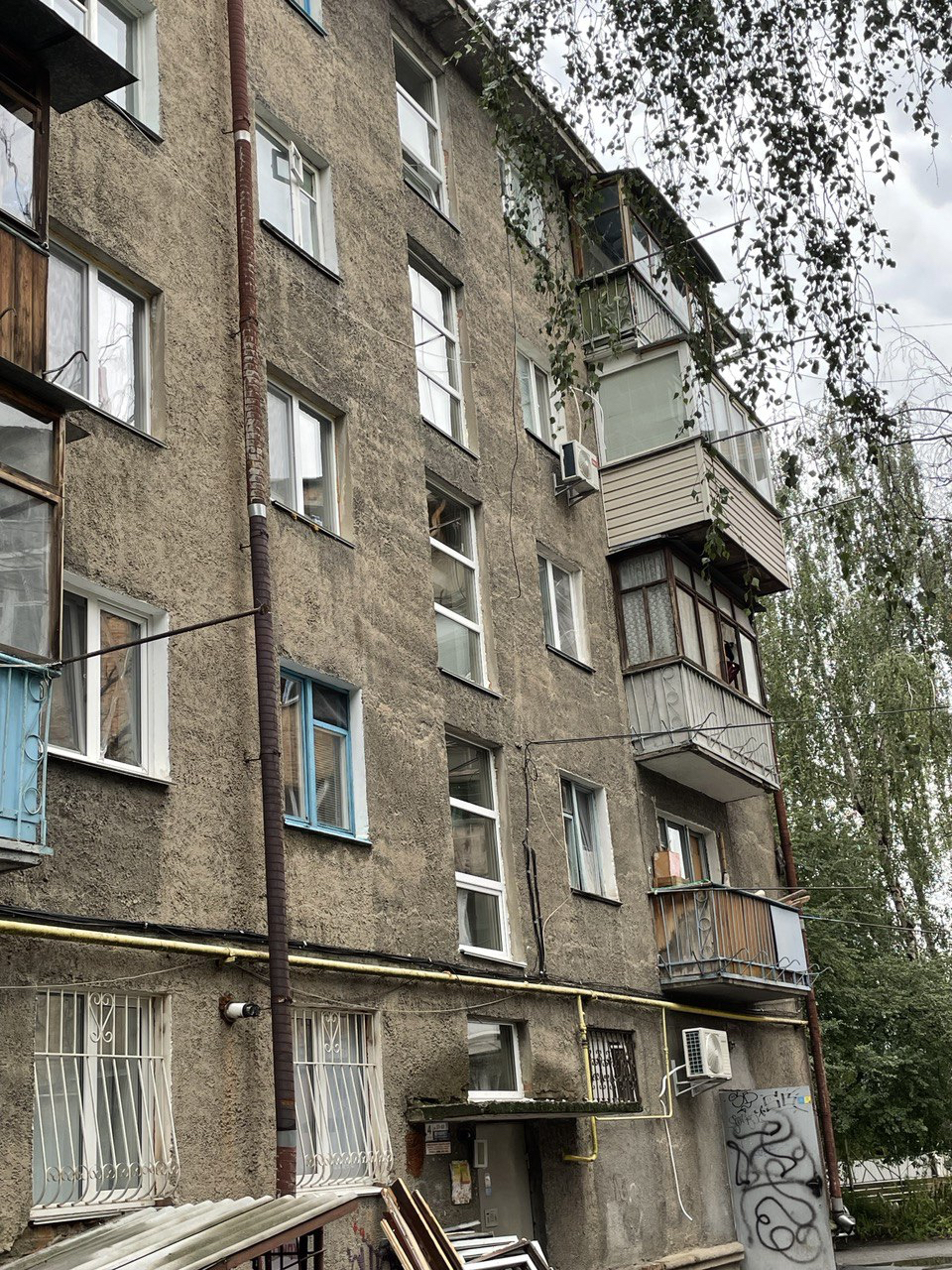 Заміна вікон в будинках після теракту у Вінниці